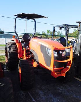 Kubota MX5200 4x4 Mid-Size Tractor Kubota MX5200 4x4 Mid-Size Tractor