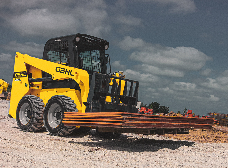 GEHL R165 Skid Steer Loader