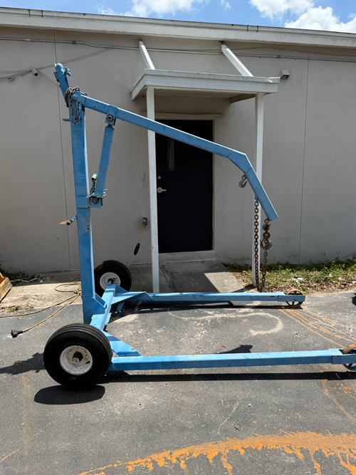 BLUEBIRD L70 ENGINE HOIST
