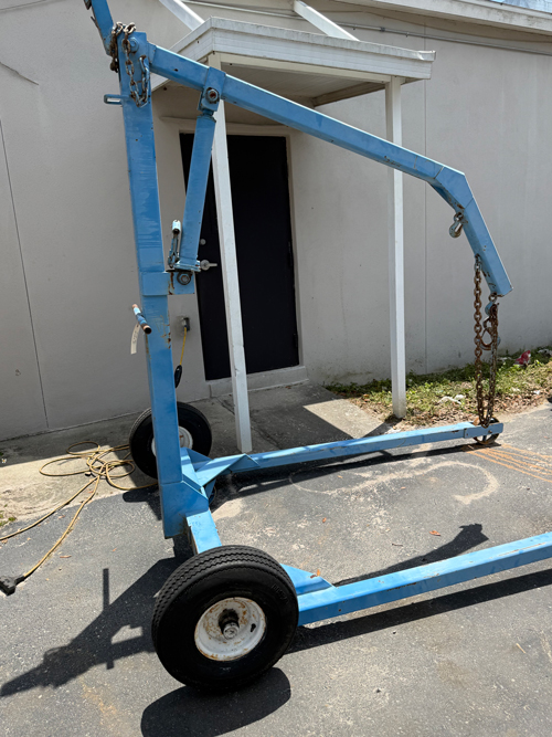 BLUEBIRD L70 ENGINE HOIST