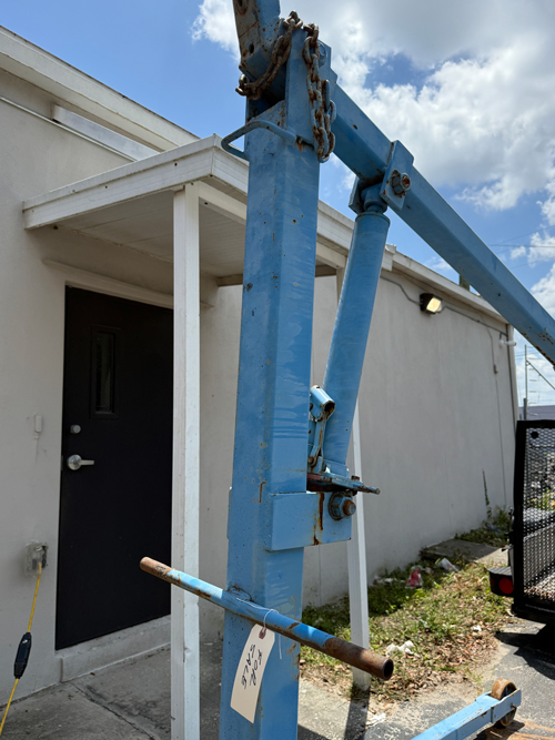 BLUEBIRD L70 ENGINE HOIST