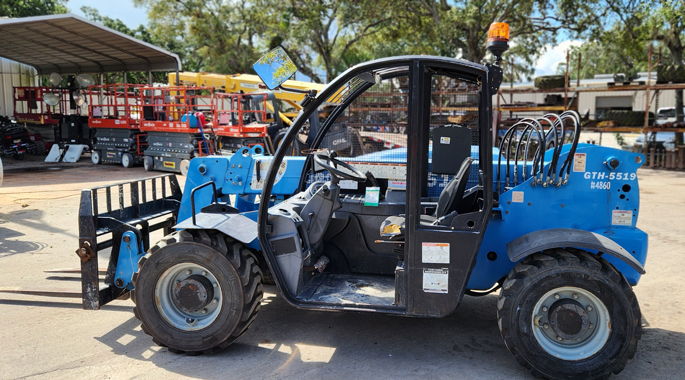 Genie 5519 5000 LBS 19' Reach Forklift