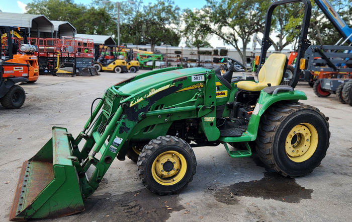 John Deere 33 HP Tractor Unit #5037 For Sale