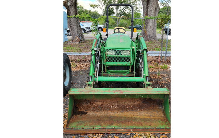 John Deere 33 HP Tractor Unit #5037 For Sale